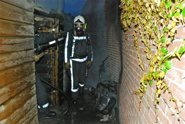 2009/191/20090815 005 Buitenbrand Sperwerstraat.JPG